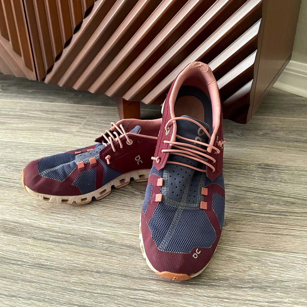 On Running Cloud 8.5 Shoes in Used Condition
